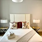 Apartament House Charms *